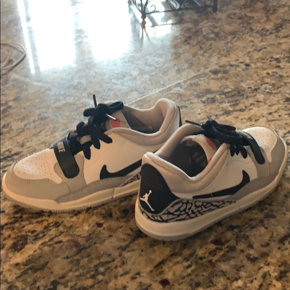 Boys Nike Jordan shoes. Wore 2x
